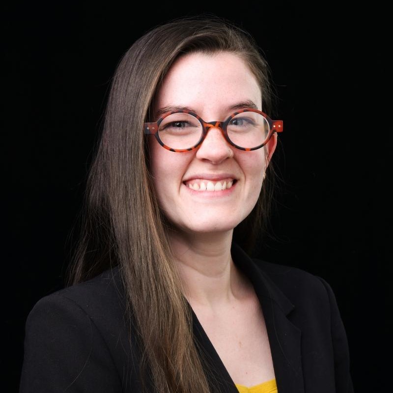Ellen Headshot