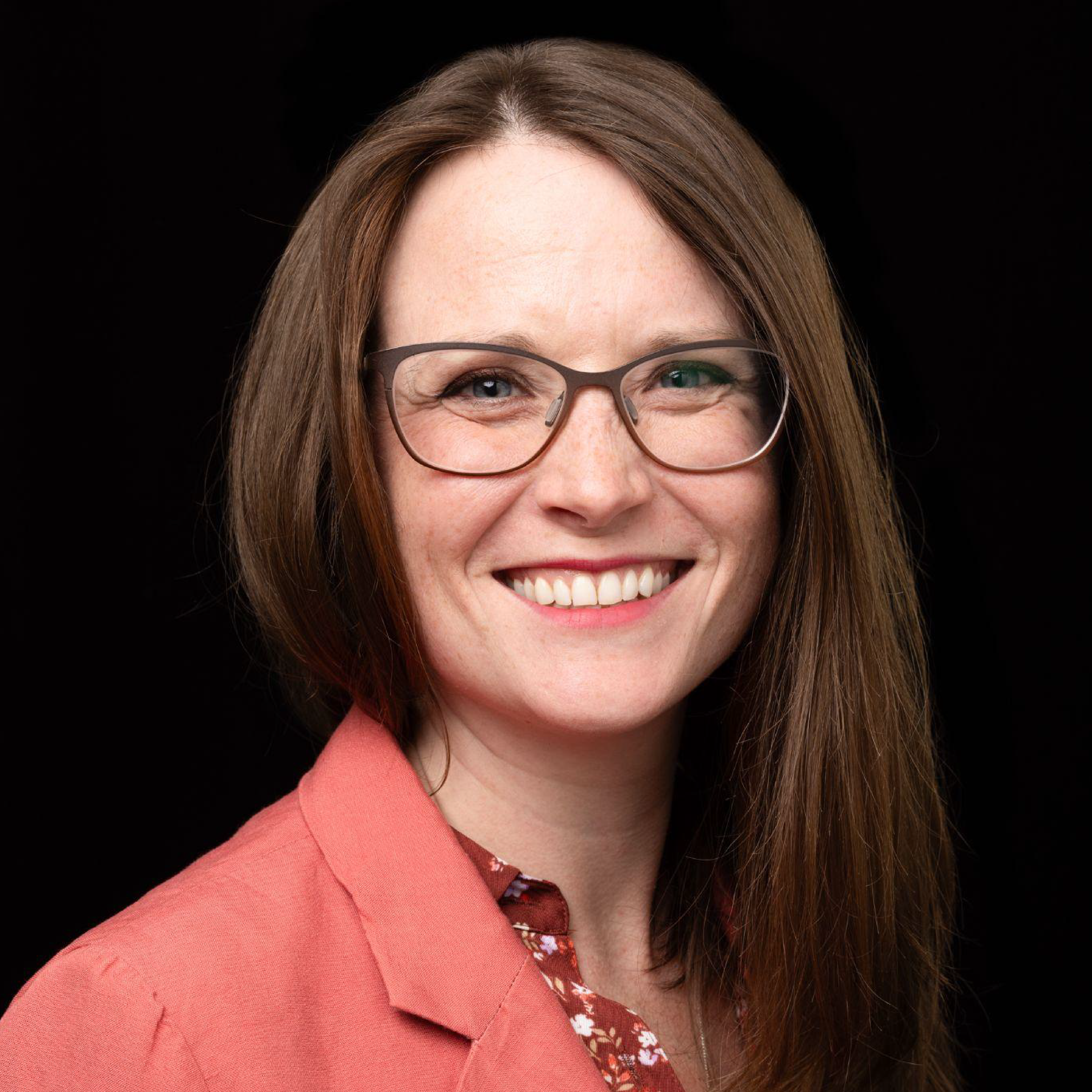 Elizabeth Riede headshot